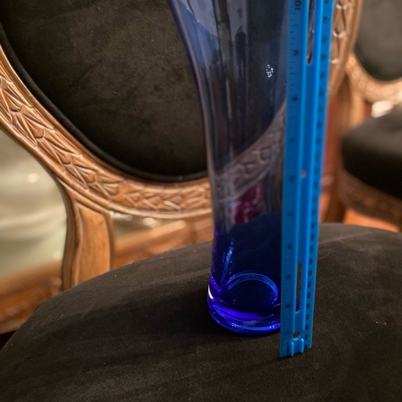 Two Blue glass flower vases. - Picture 9 of 9